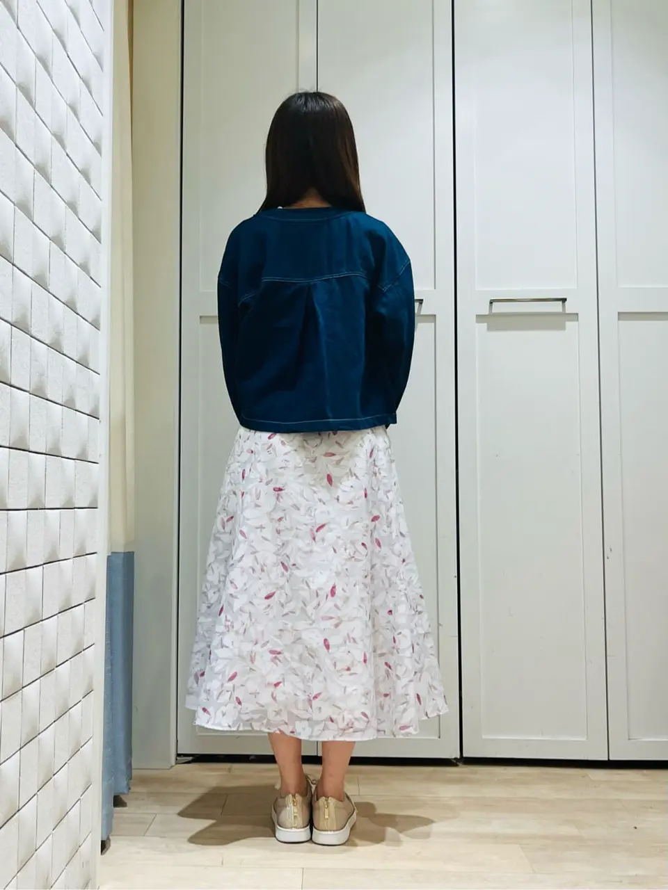 ANY SIS スタッフ コーディネート画像