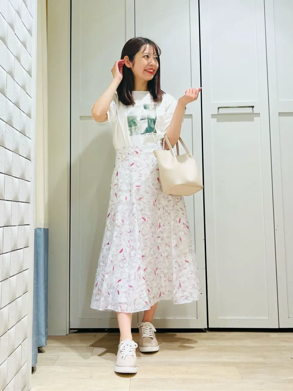 ANY SIS スタッフ コーディネート画像