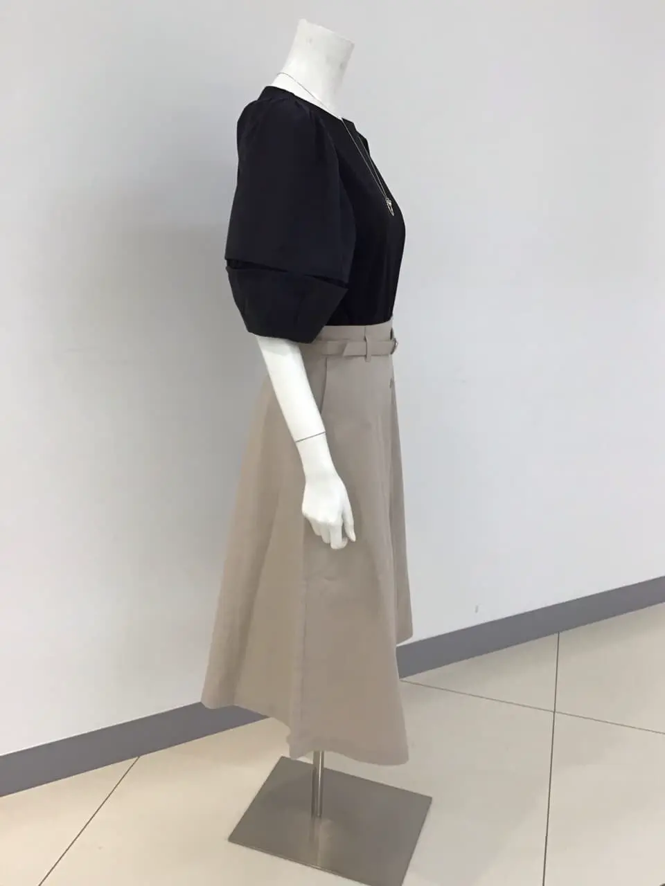 ANY SIS 橋本 コーディネート画像