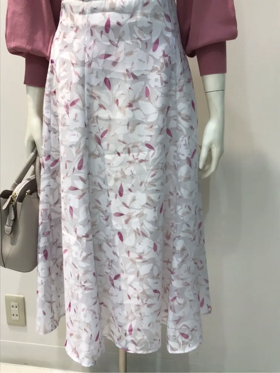 ANY SIS 布川 コーディネート画像