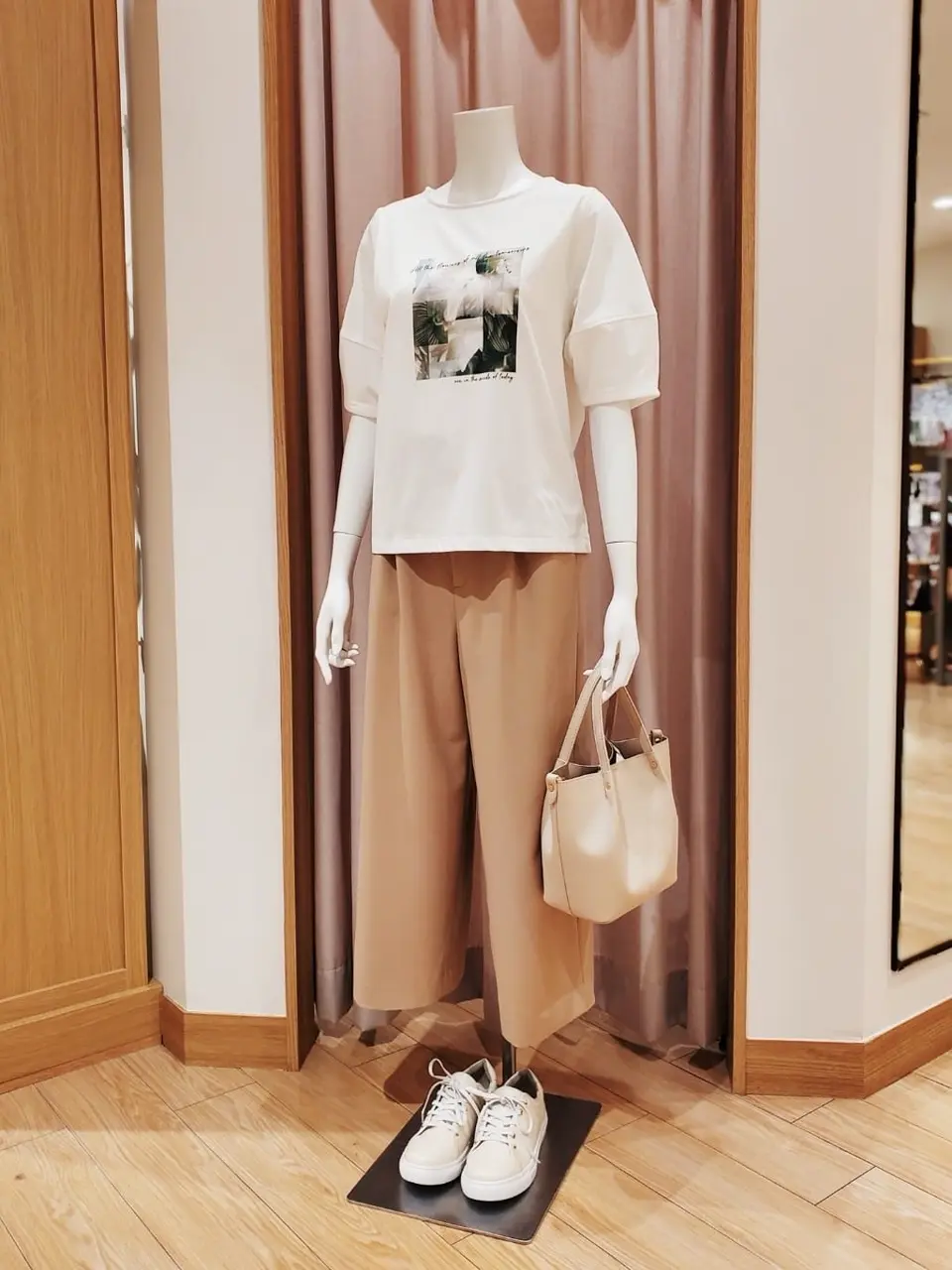 ANY SIS 岩田 コーディネート画像