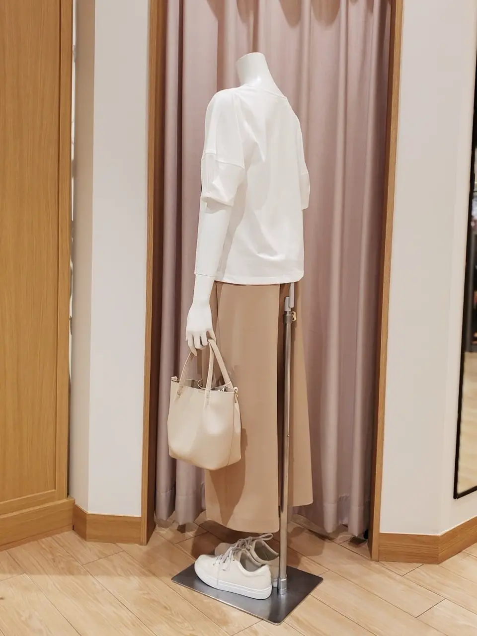 ANY SIS 岩田 コーディネート画像