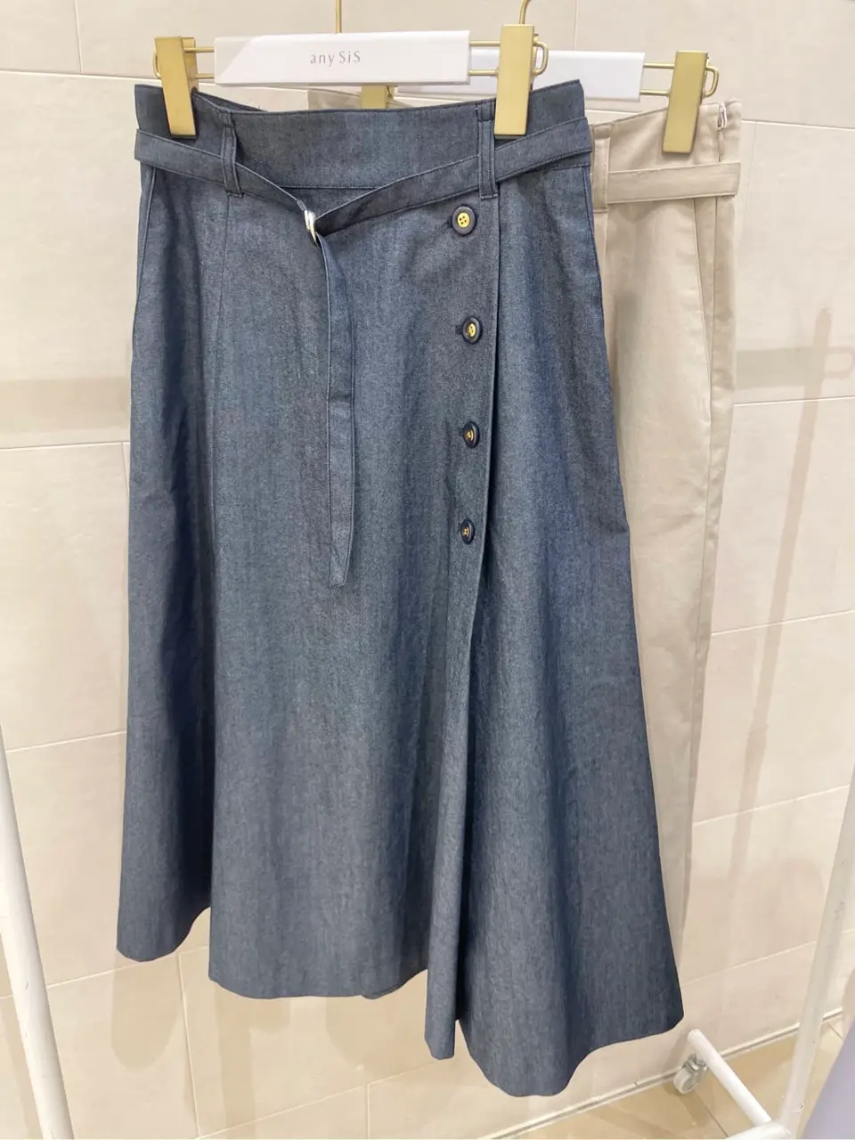 ANY SIS 髙橋 コーディネート画像