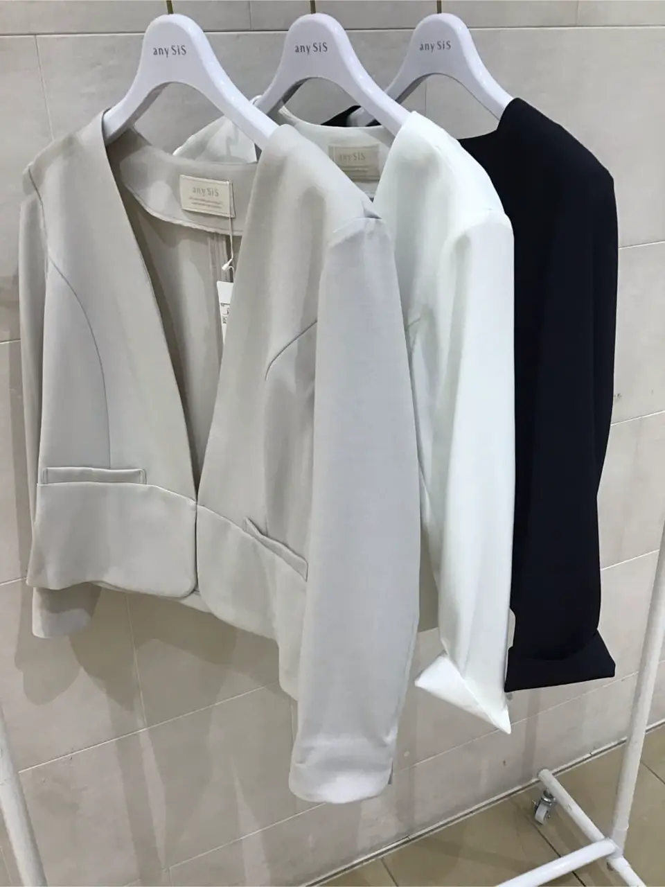 ANY SIS 髙橋 コーディネート画像