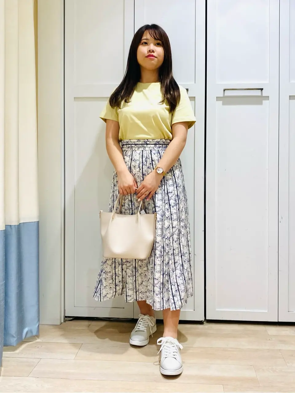 ANY SIS スタッフ コーディネート画像