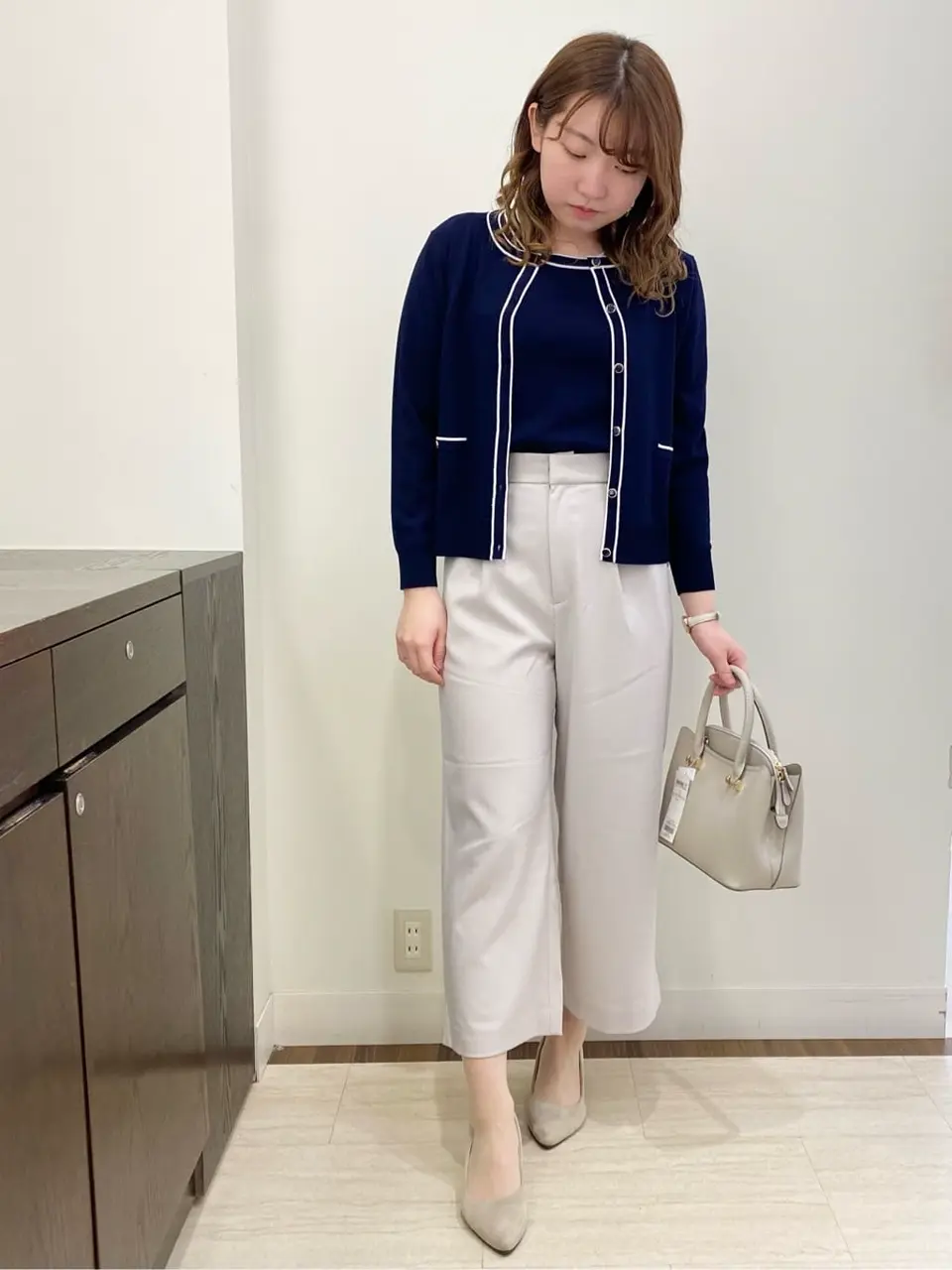 ANY SIS スタッフ コーディネート画像