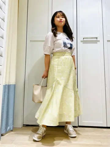 ANY SIS スタッフ コーディネート画像