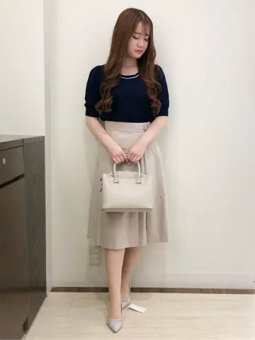 ANY SIS スタッフ コーディネート画像