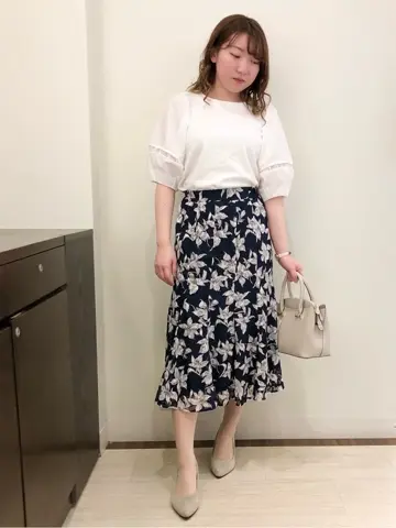 ANY SIS スタッフ コーディネート画像