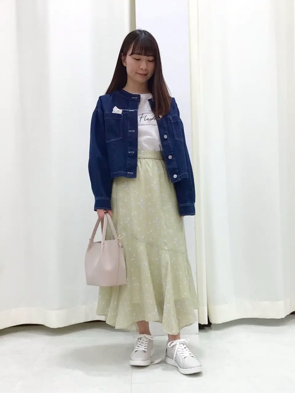  スタッフ コーディネート画像