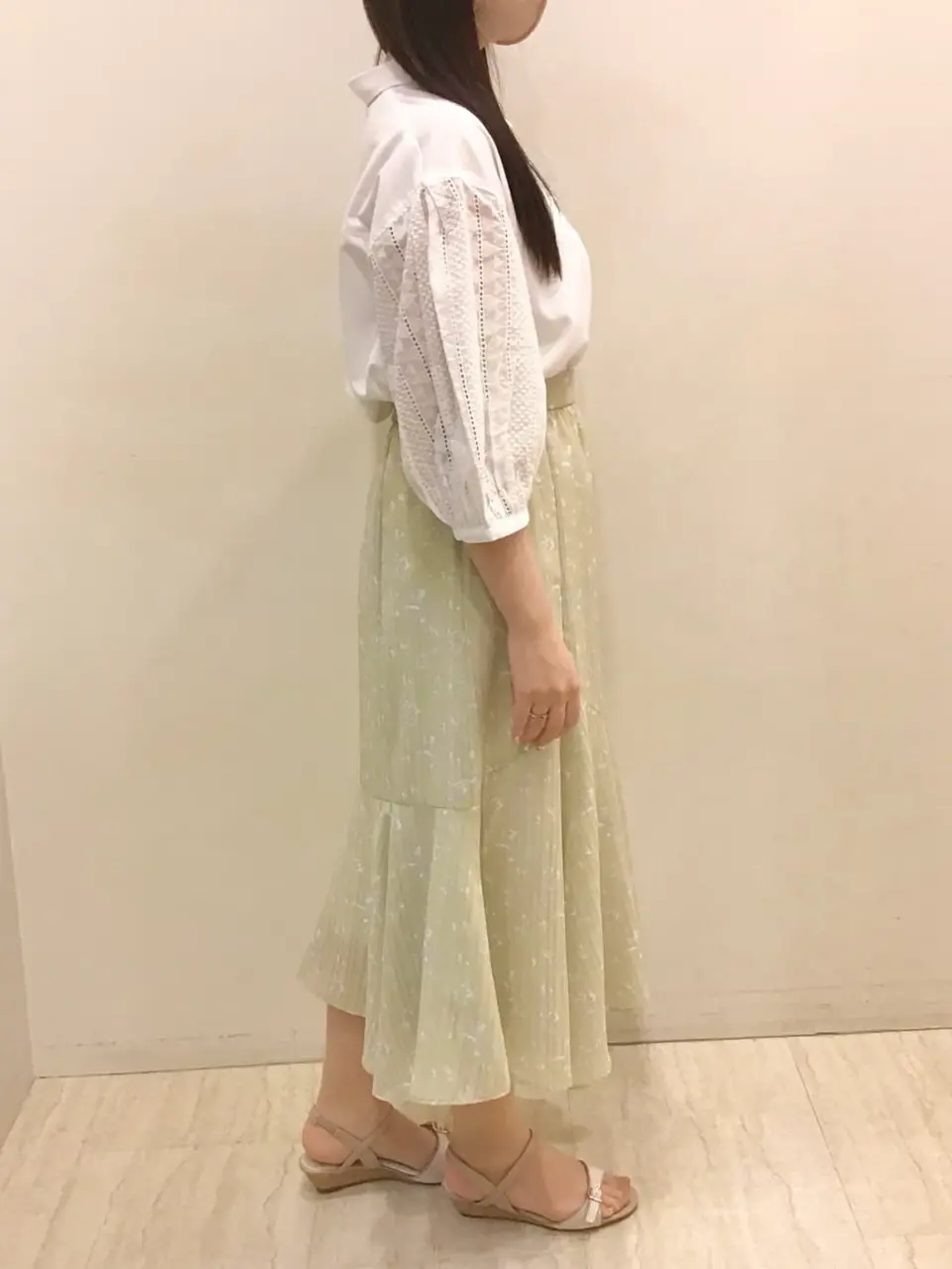 ANY SIS スタッフ コーディネート画像