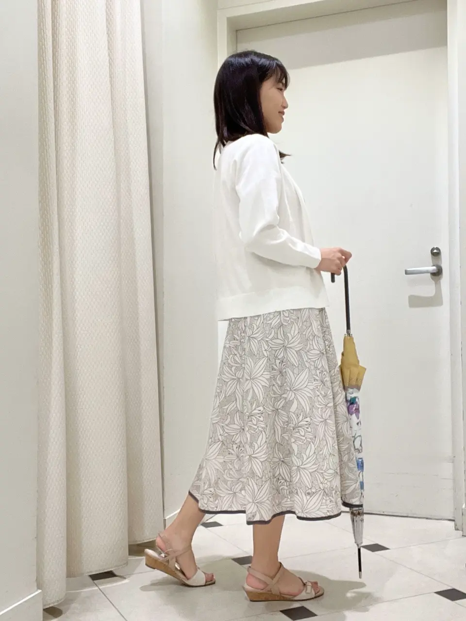 ANY SIS スタッフ コーディネート画像