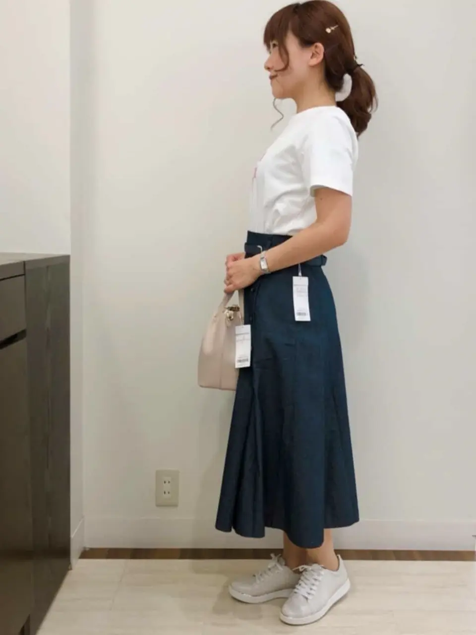 ANY SIS スタッフ コーディネート画像