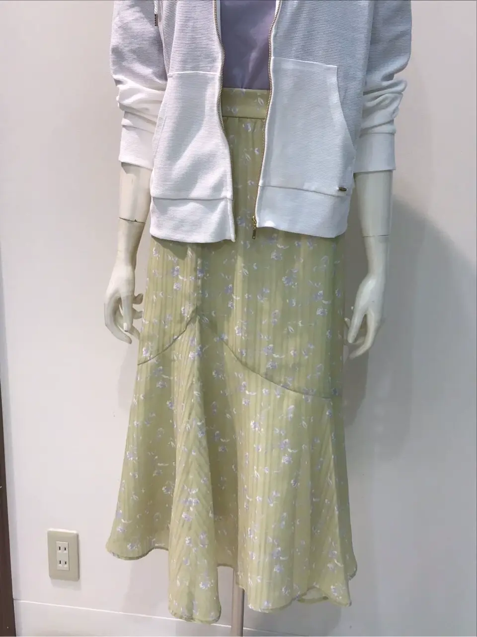 ANY SIS 布川 コーディネート画像