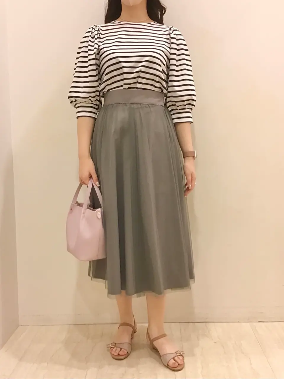 ANY SIS スタッフ コーディネート画像