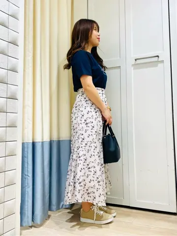 ANY SIS スタッフ コーディネート画像