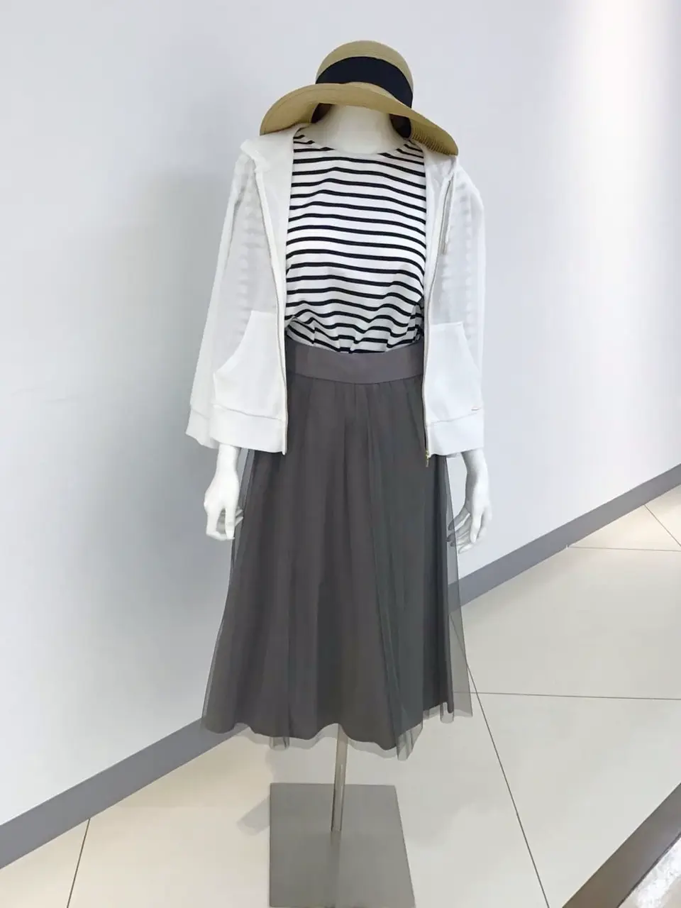 ANY SIS 本田 コーディネート画像