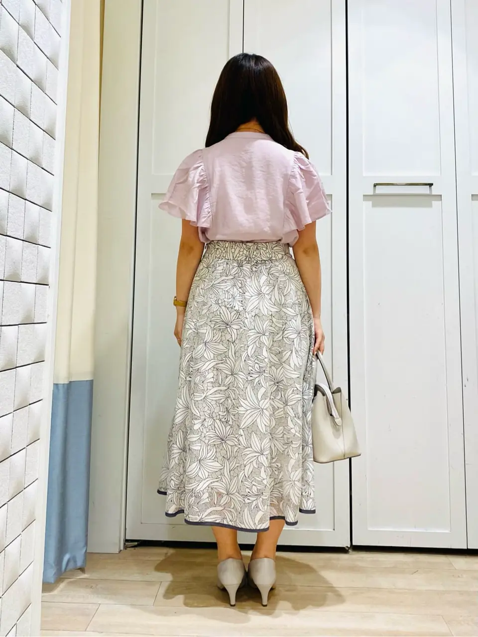 ANY SIS スタッフ コーディネート画像