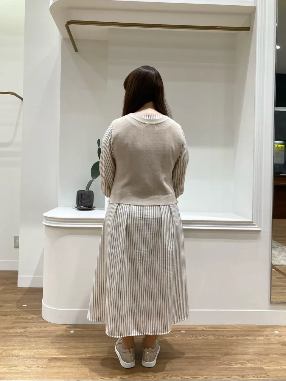 ANY SIS スタッフ コーディネート画像