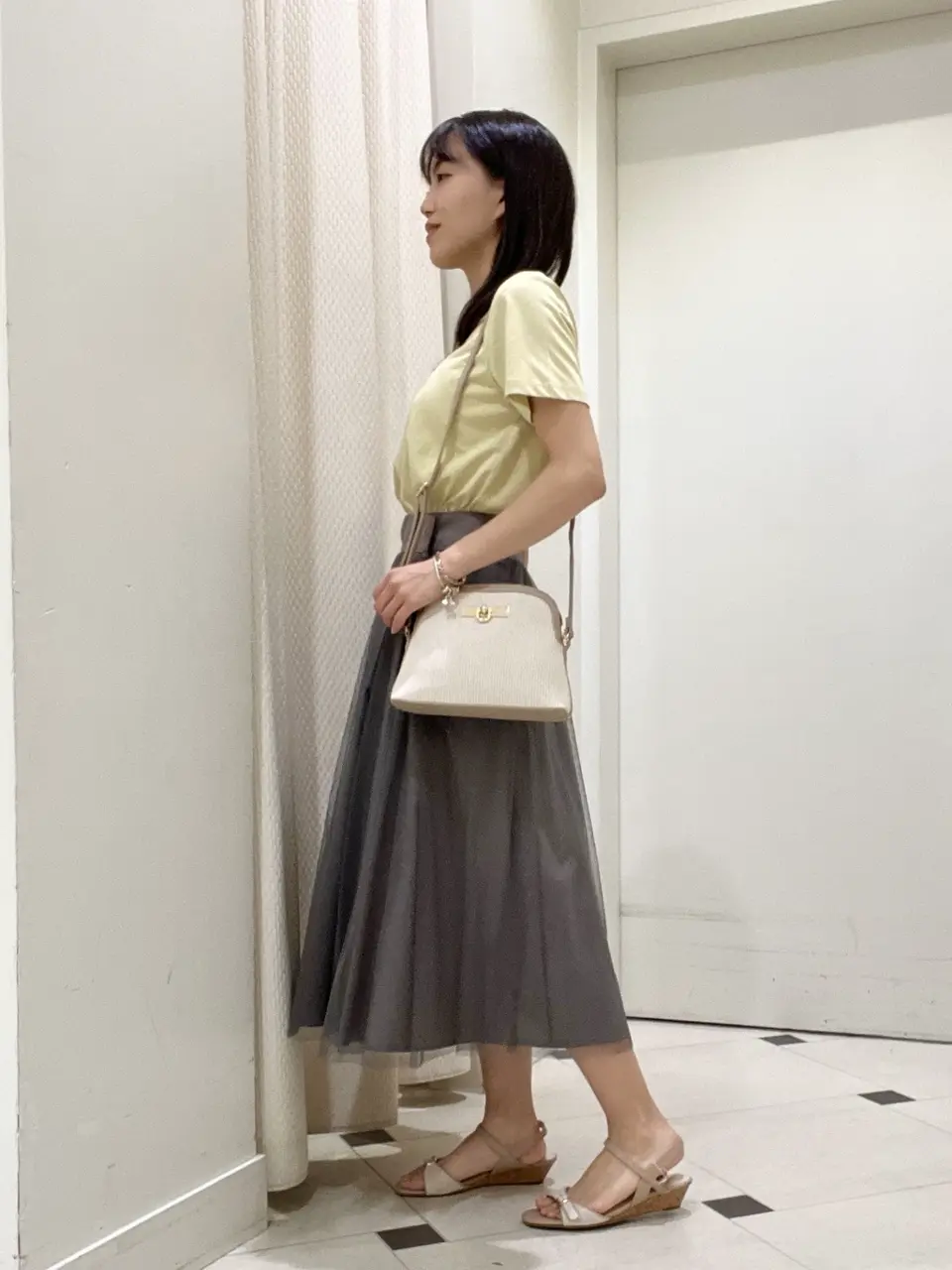 ANY SIS スタッフ コーディネート画像