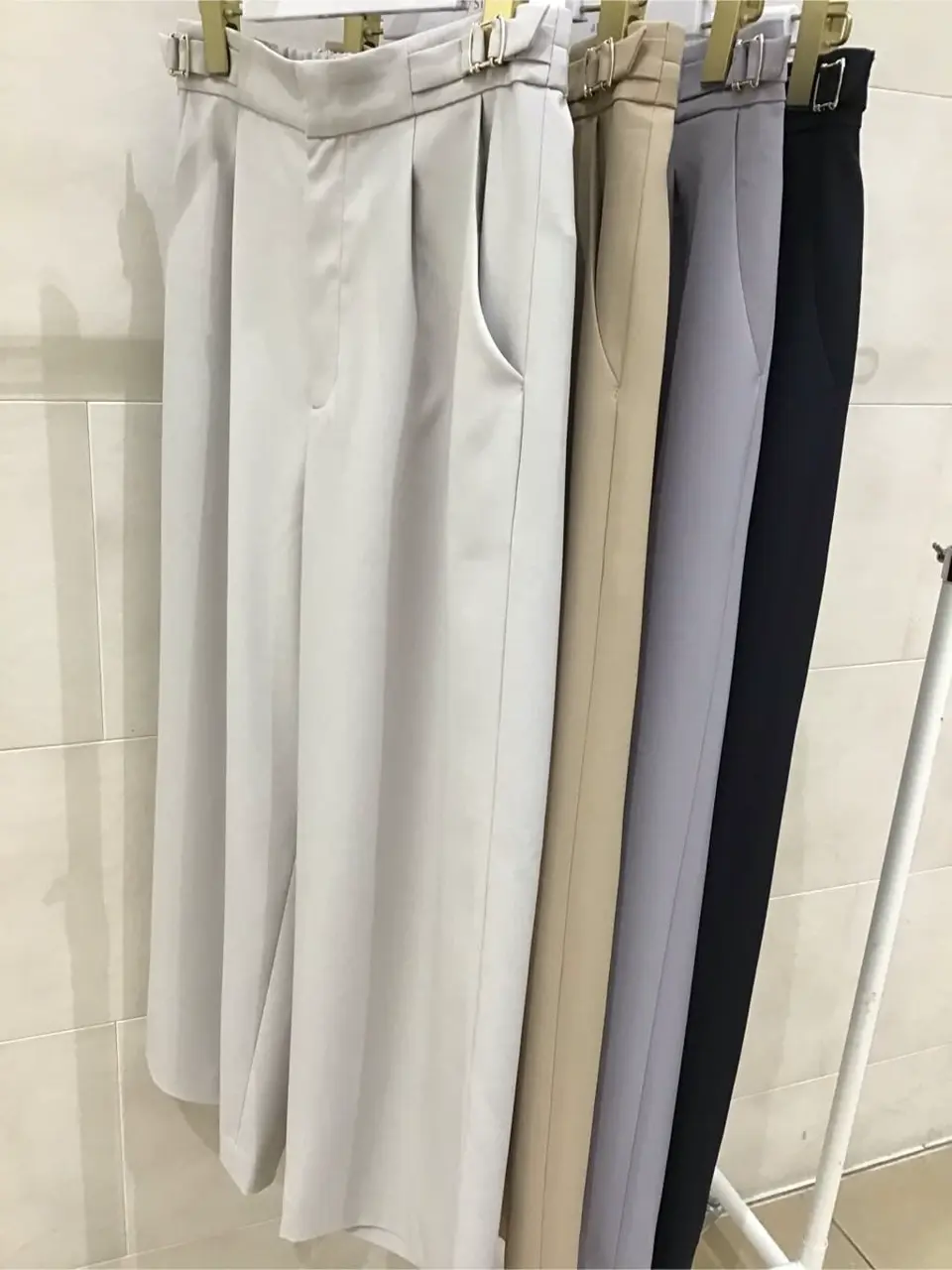 ANY SIS 髙橋 コーディネート画像