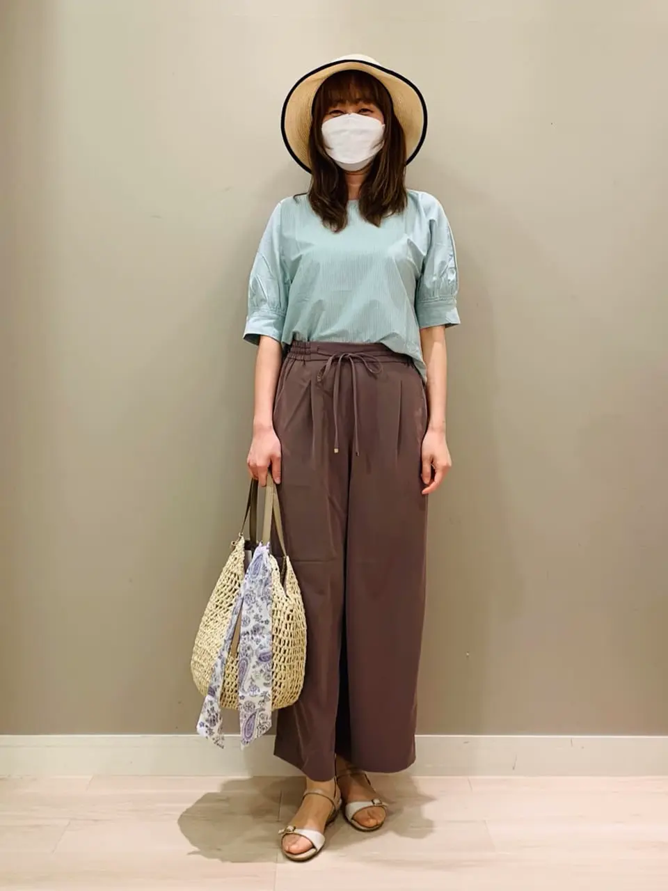 ANY SIS スタッフ コーディネート画像