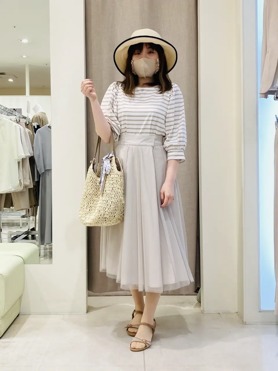 ANY SIS 川根　彩 コーディネート画像