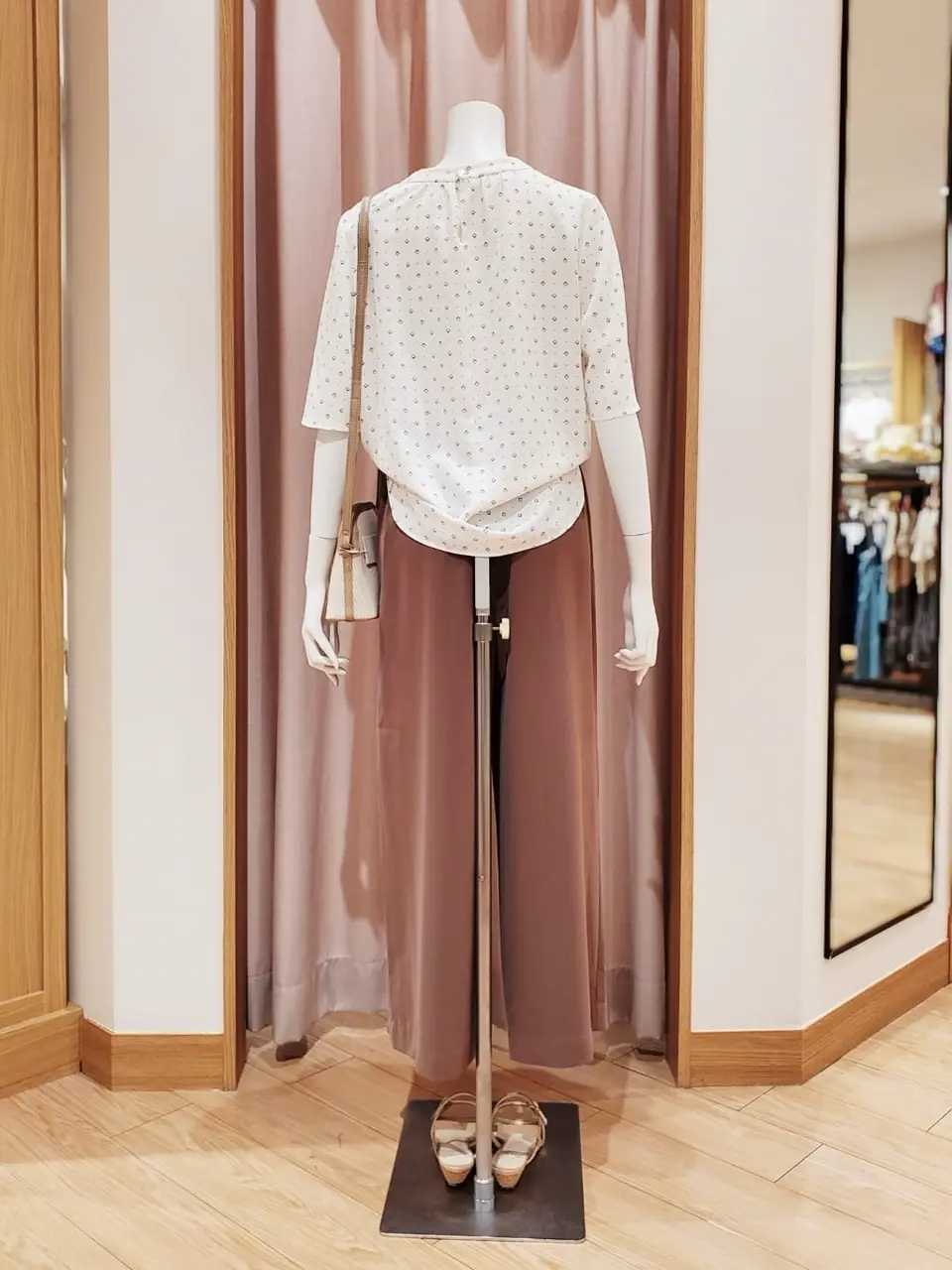 ANY SIS 岩田 コーディネート画像