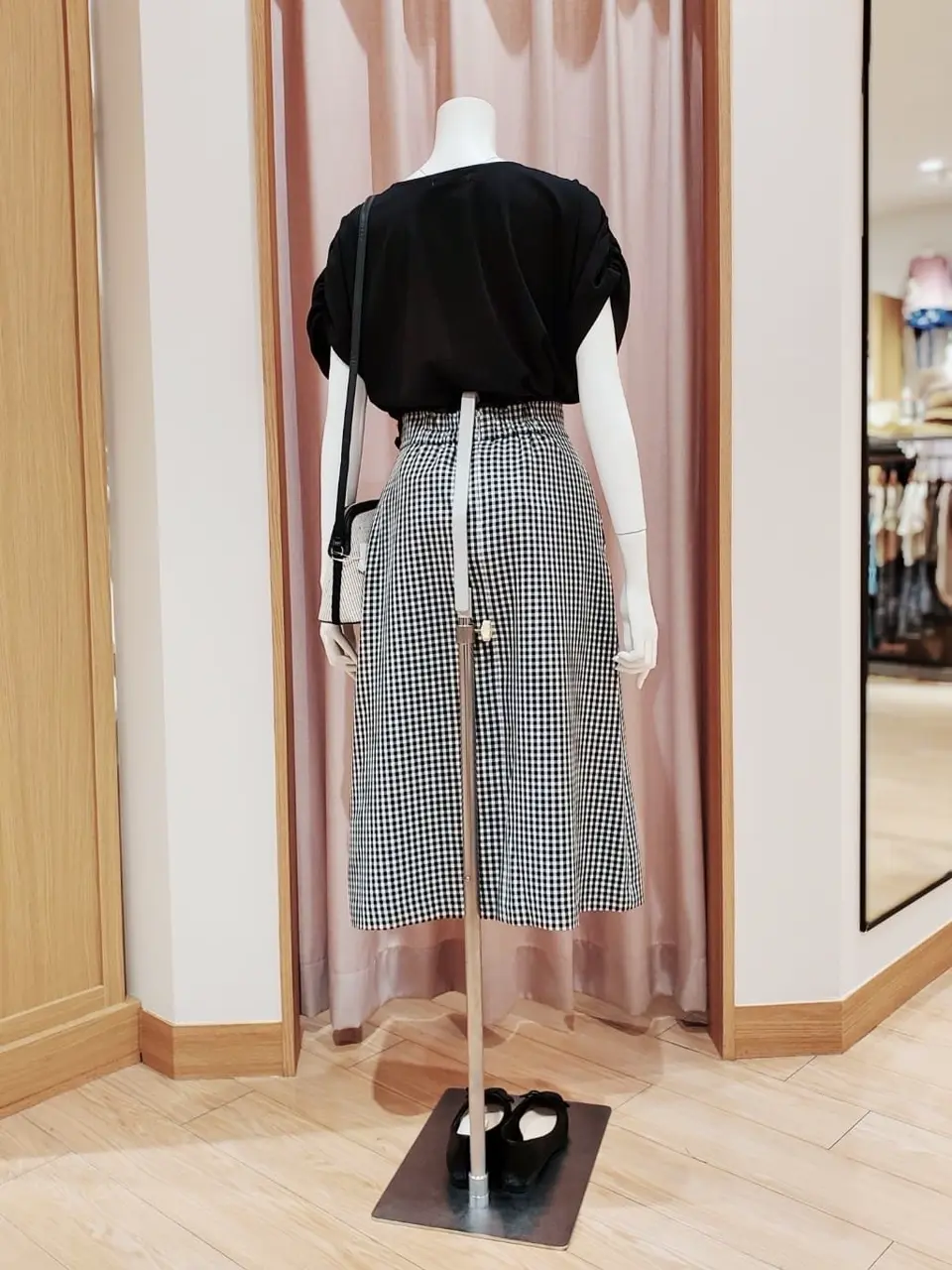 ANY SIS 岩田 コーディネート画像