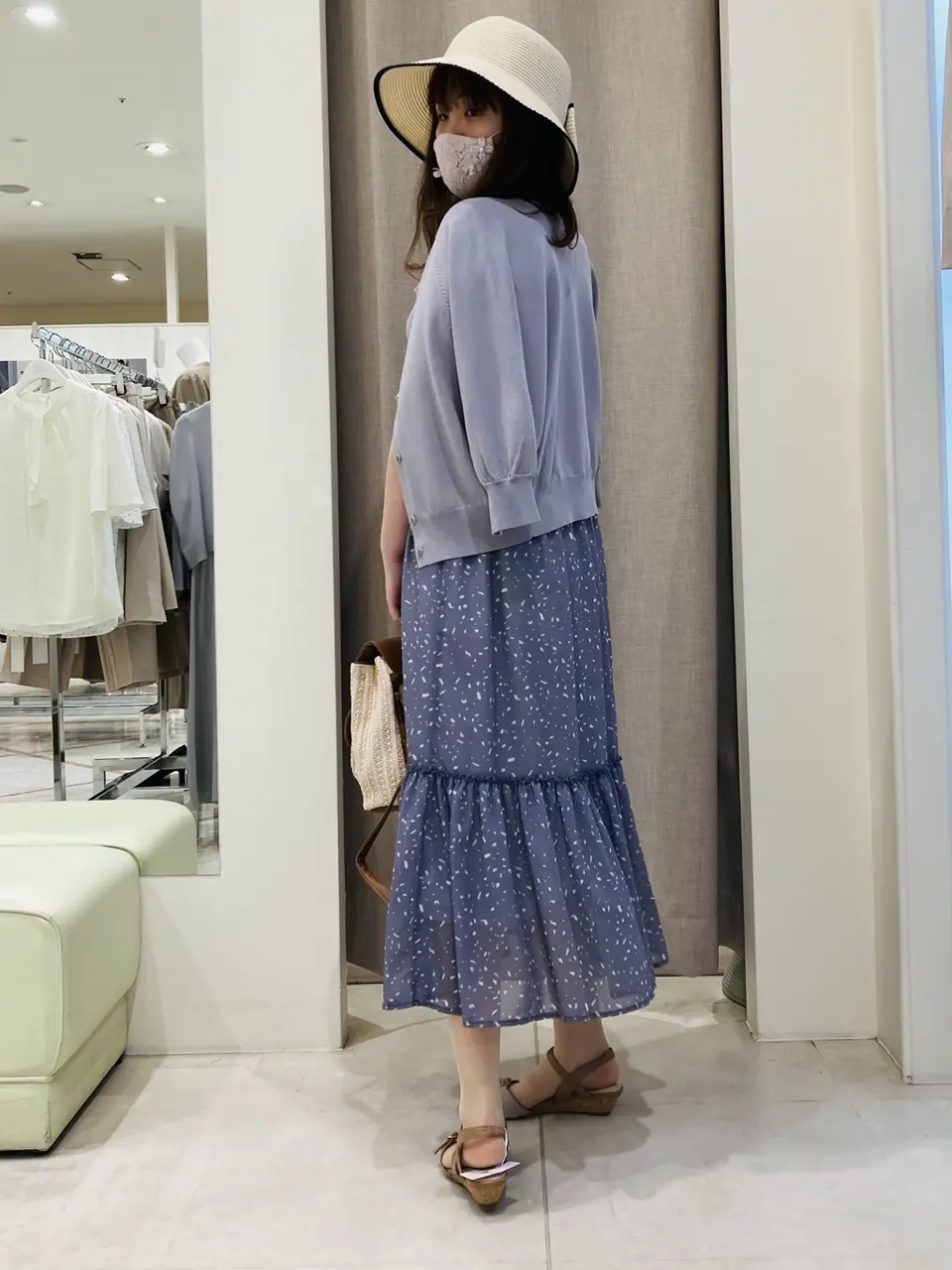 ANY SIS 川根　彩 コーディネート画像