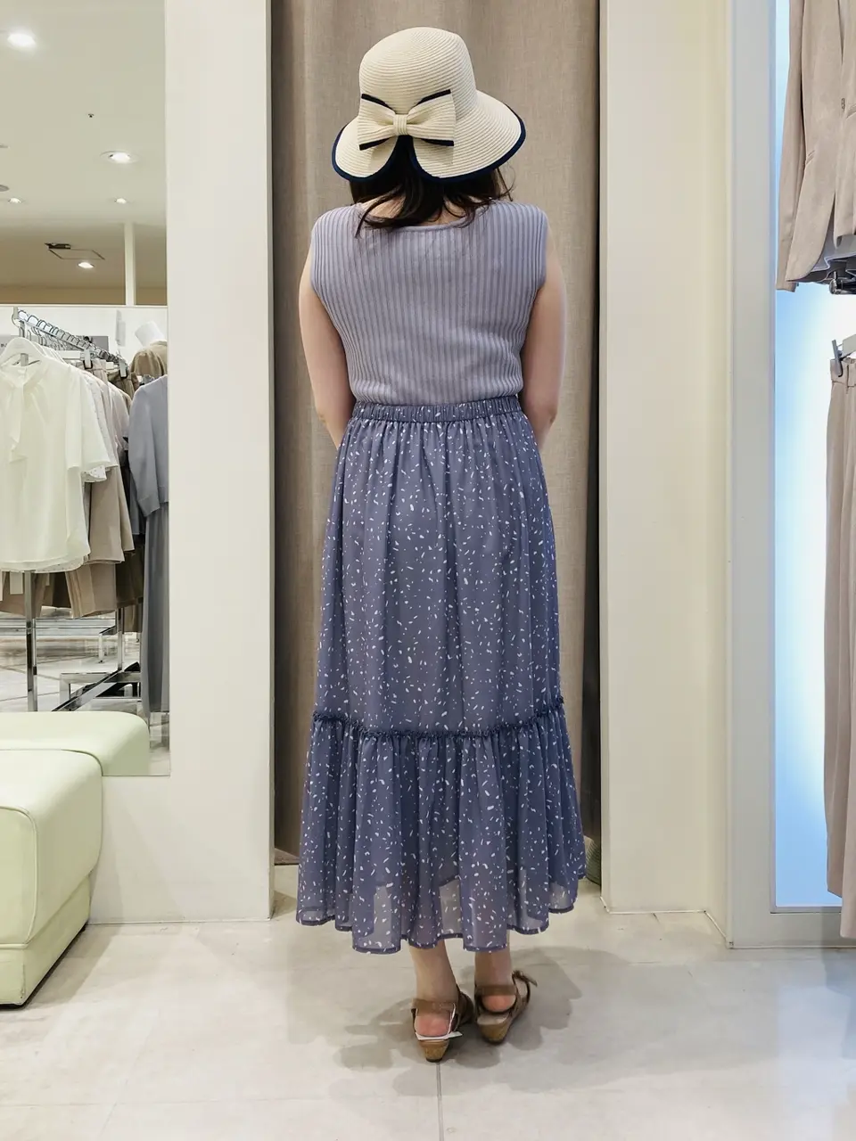 ANY SIS 川根　彩 コーディネート画像