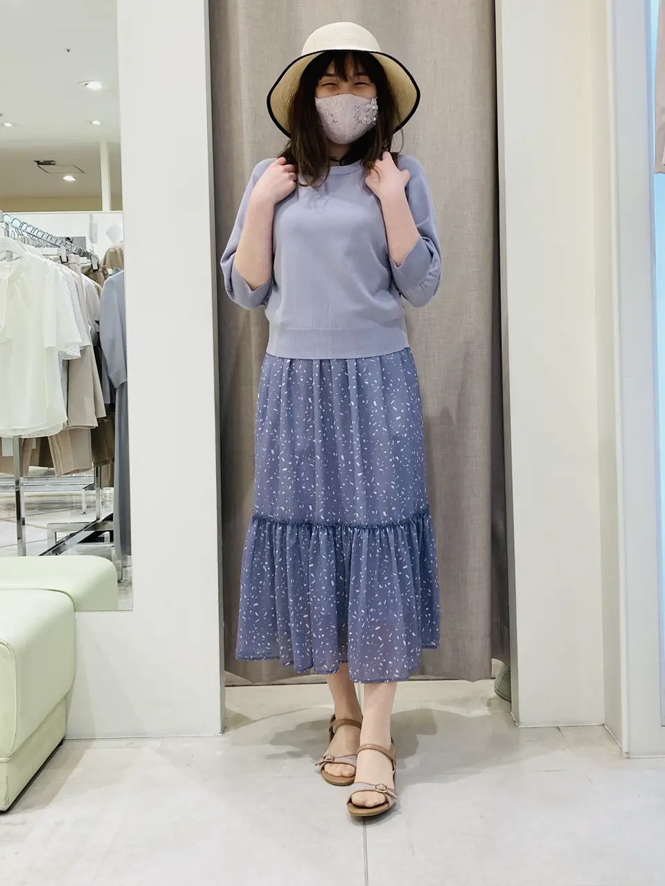 ANY SIS 川根　彩 コーディネート画像