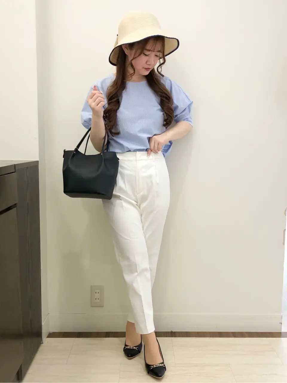 ANY SIS スタッフ コーディネート画像