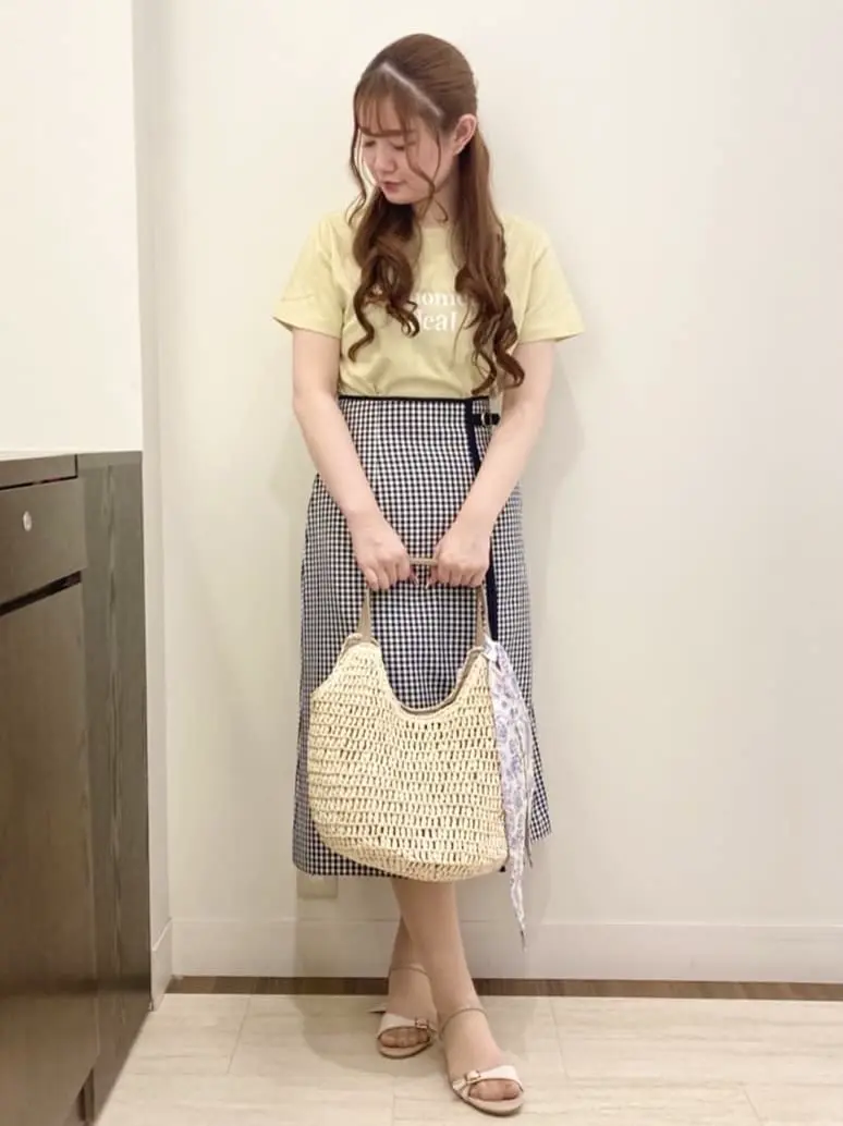 ANY SIS スタッフ コーディネート画像