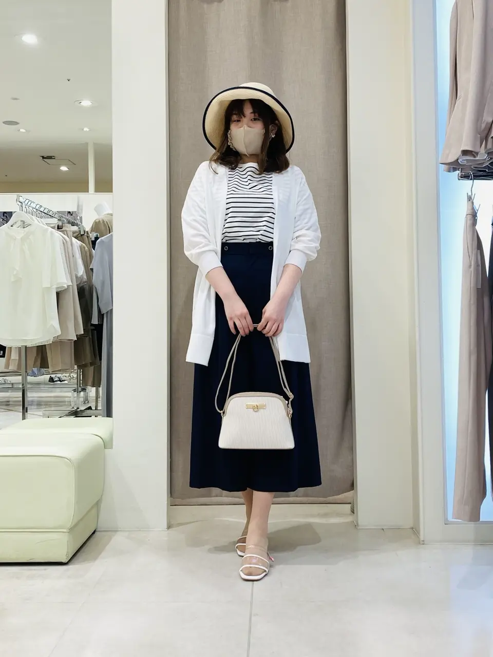 ANY SIS 川根　彩 コーディネート画像