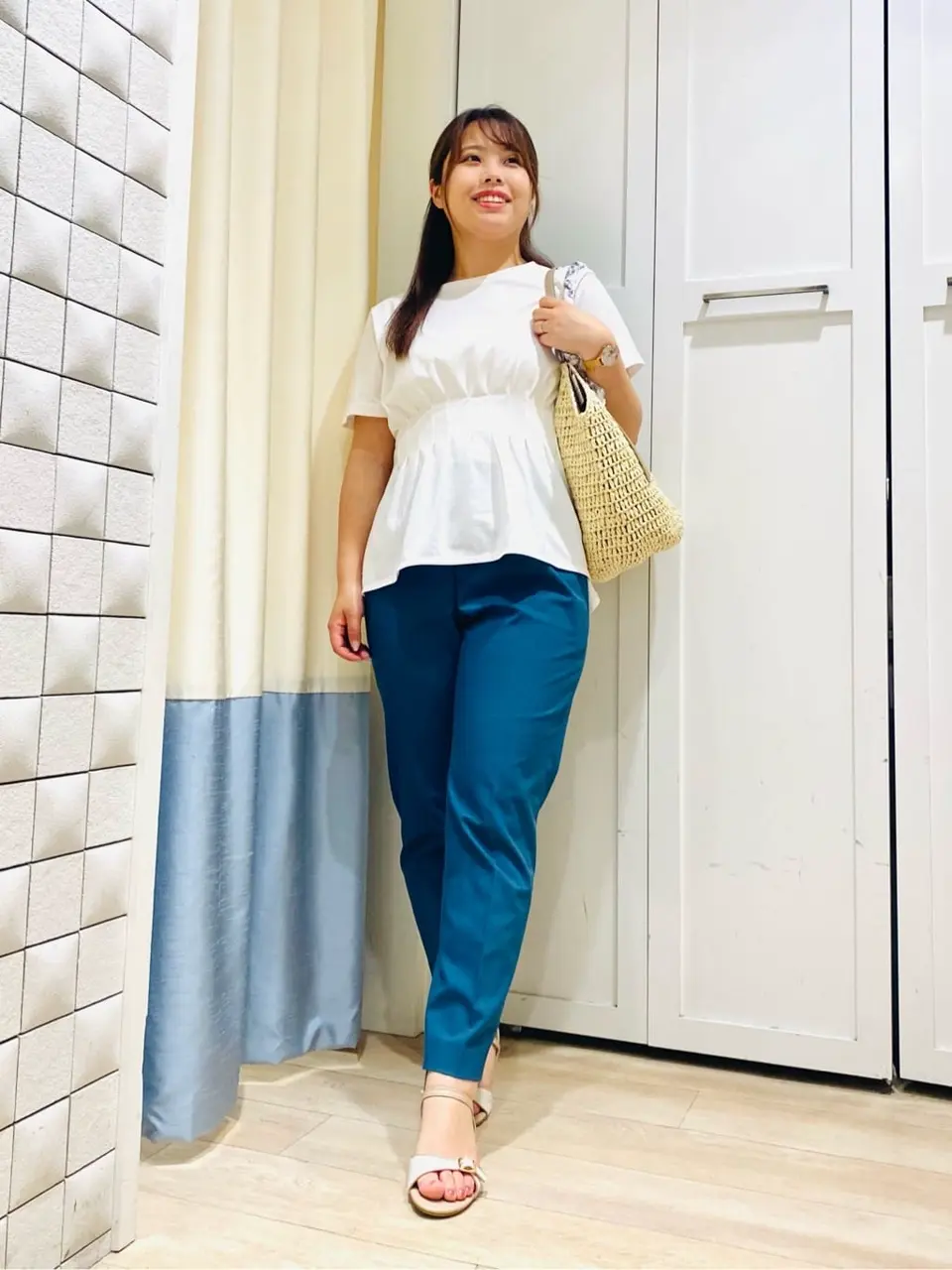 ANY SIS スタッフ コーディネート画像