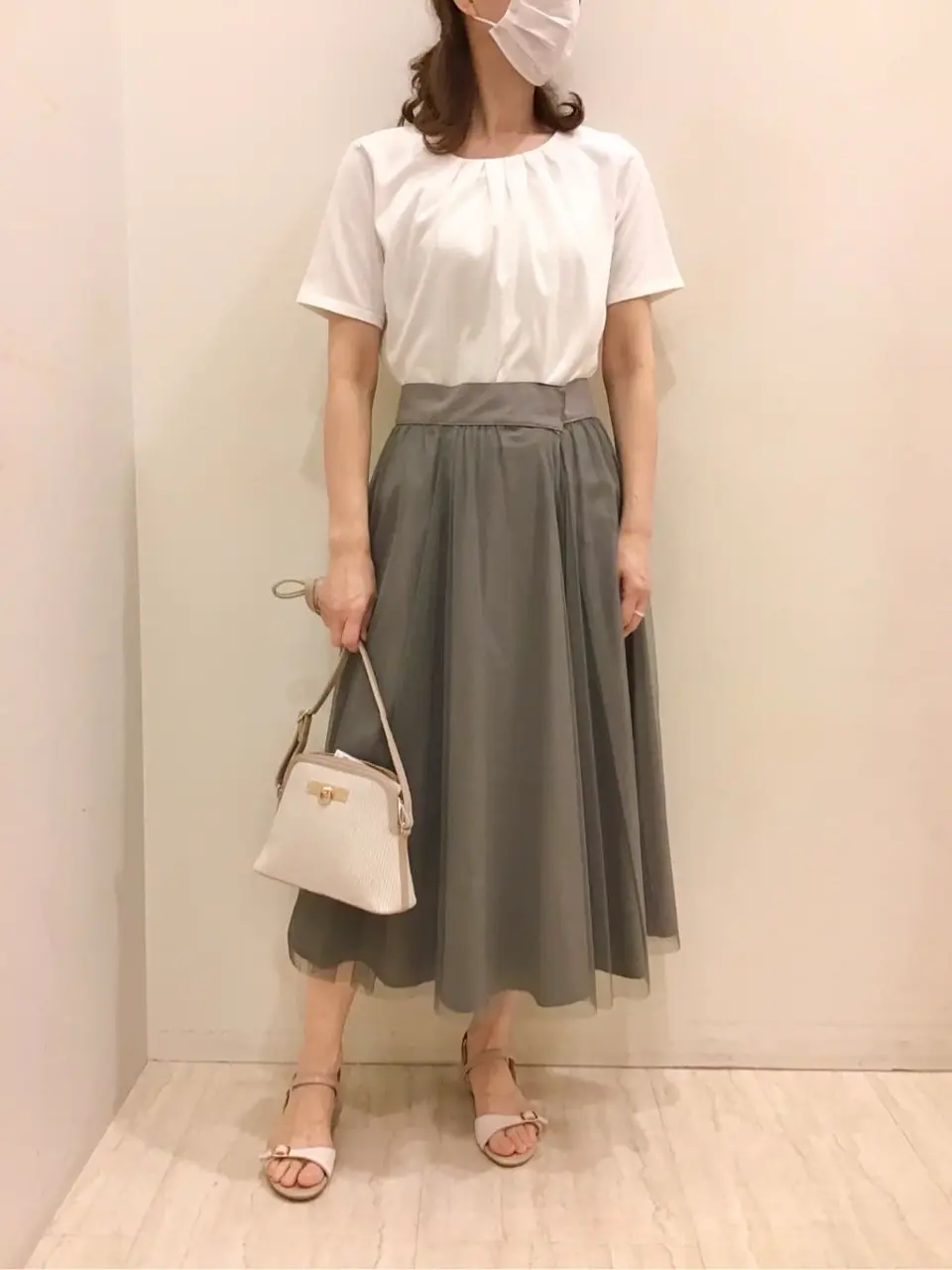 ANY SIS スタッフ コーディネート画像