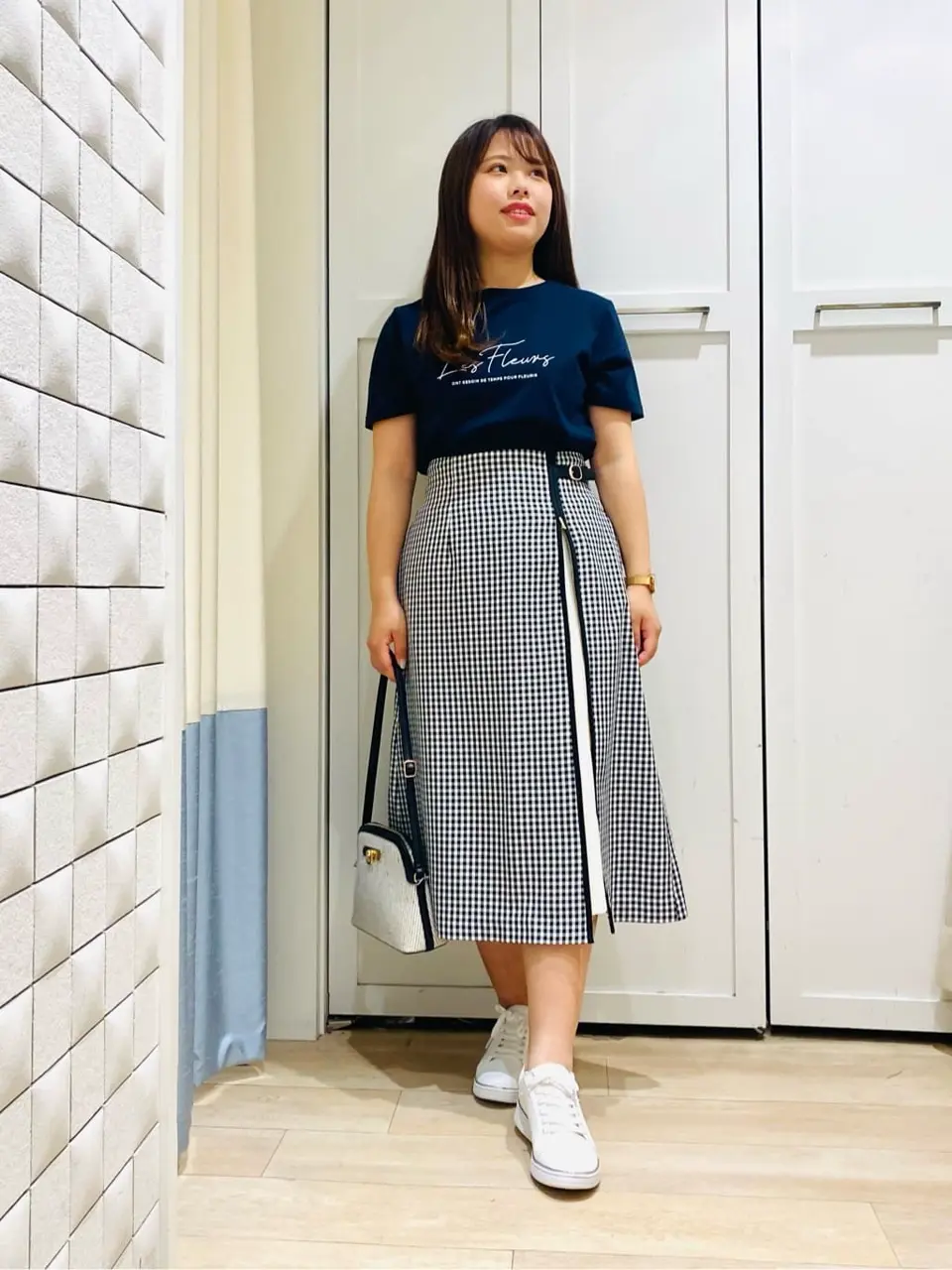 ANY SIS スタッフ コーディネート画像