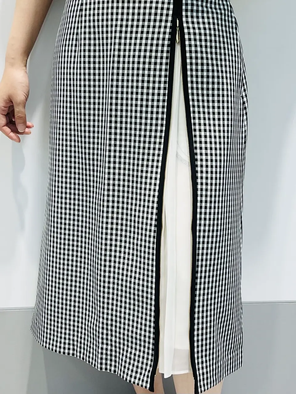 ANY SIS 岡本 コーディネート画像