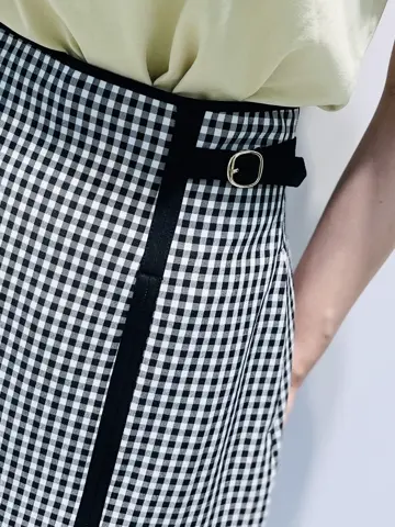 ANY SIS 岡本 コーディネート画像