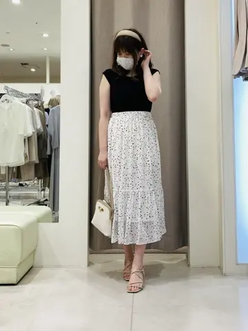 ANY SIS 川根　彩 コーディネート画像