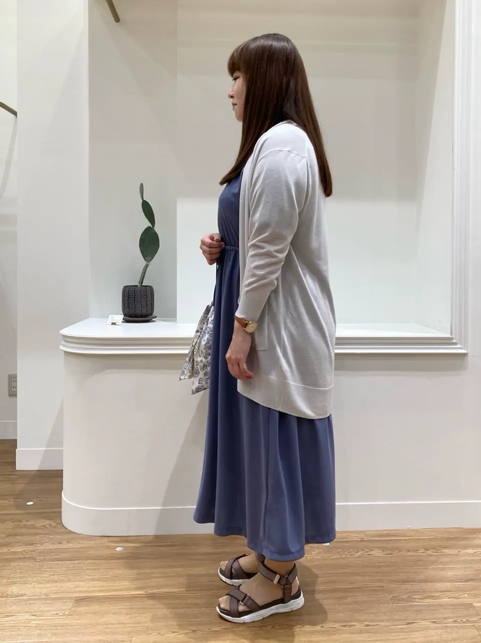 ANY SIS スタッフ コーディネート画像