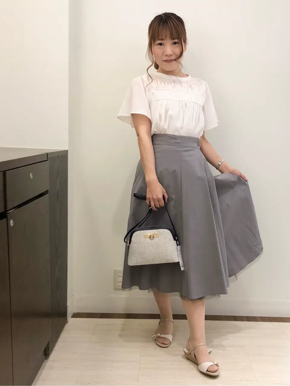 ANY SIS スタッフ コーディネート画像