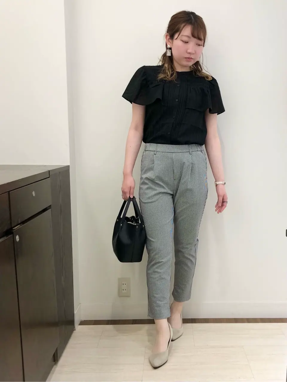 ANY SIS スタッフ コーディネート画像