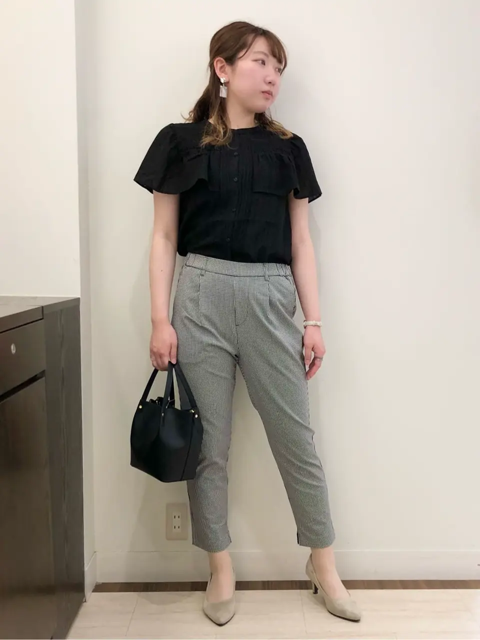 ANY SIS スタッフ コーディネート画像