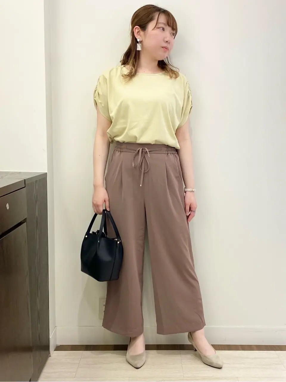 ANY SIS スタッフ コーディネート画像