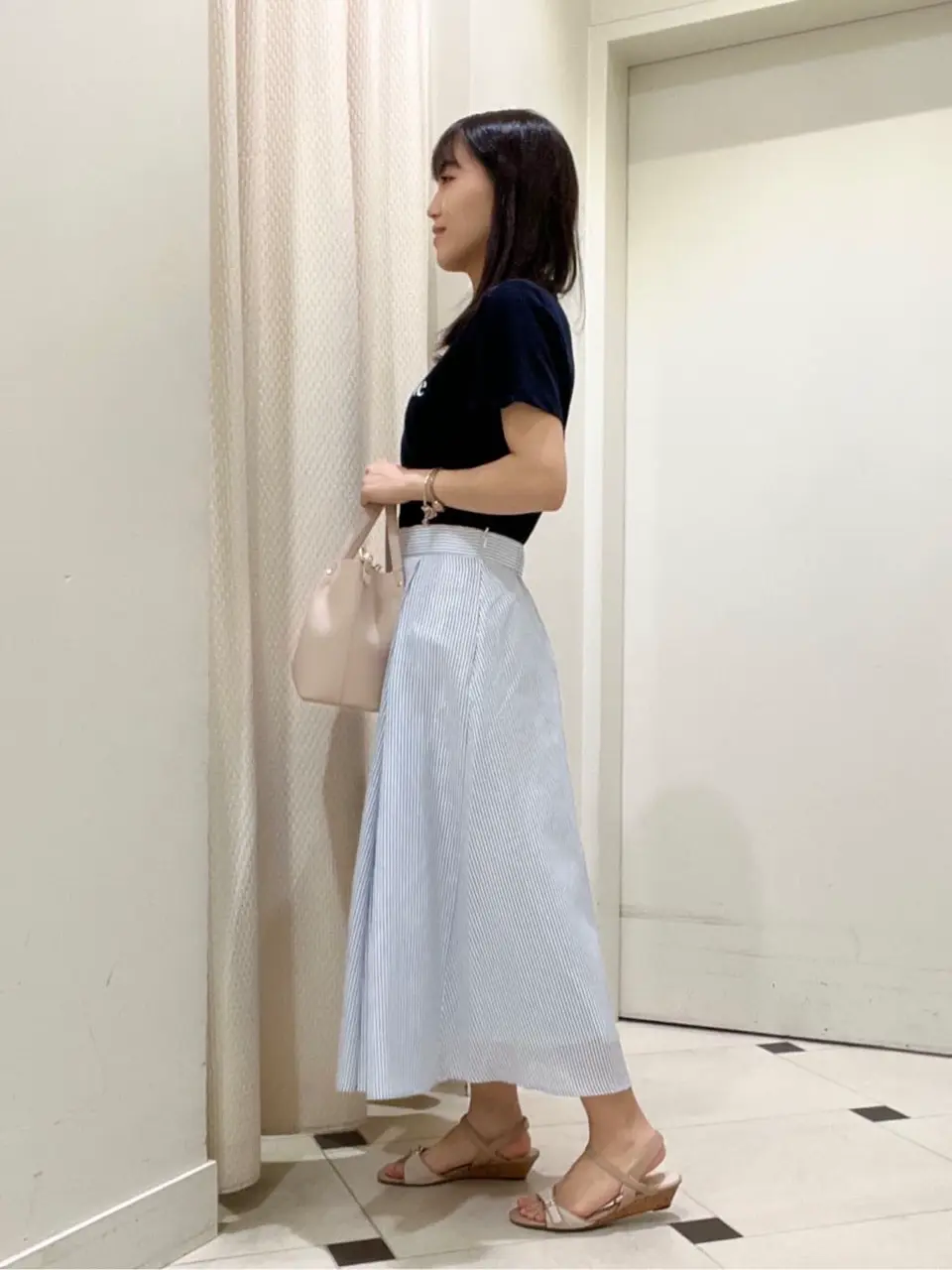 ANY SIS スタッフ コーディネート画像