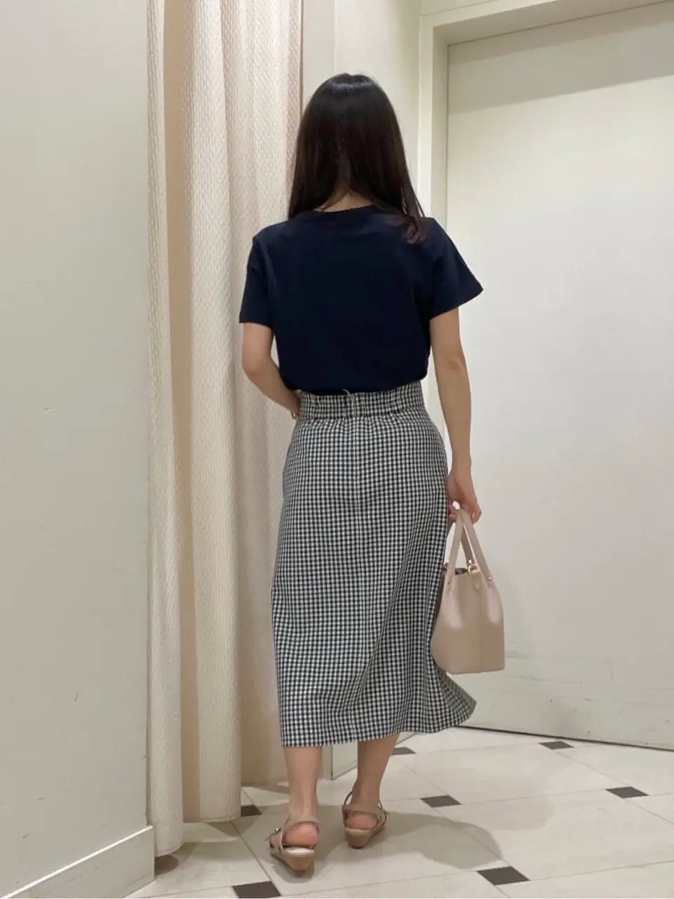 ANY SIS スタッフ コーディネート画像