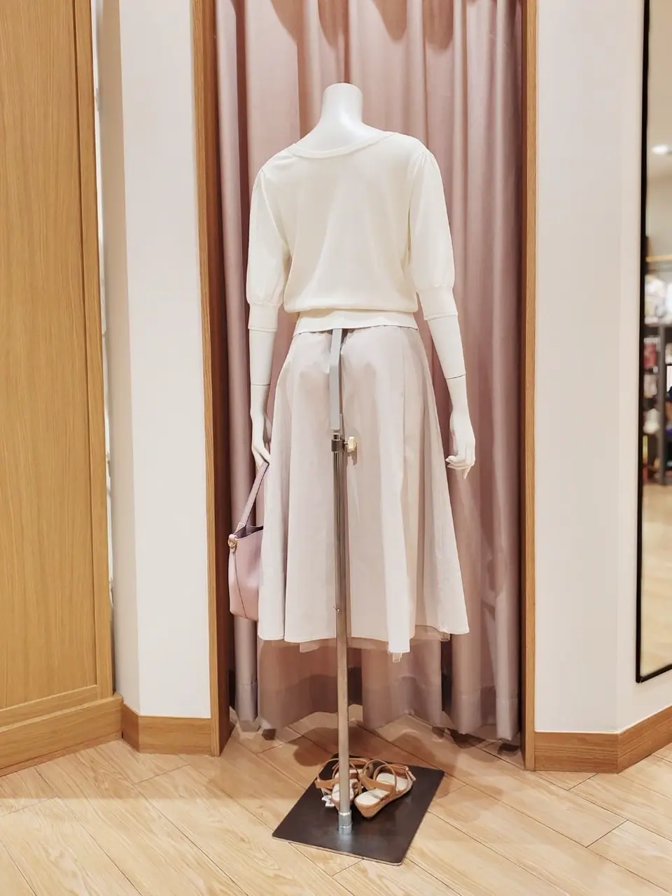 ANY SIS 岩田 コーディネート画像