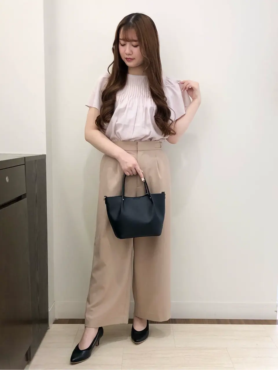 ANY SIS スタッフ コーディネート画像